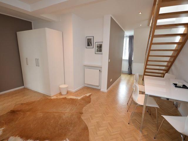 City Residence: Tolle DG Maisonette mit Süd Balkon und Skylineblick