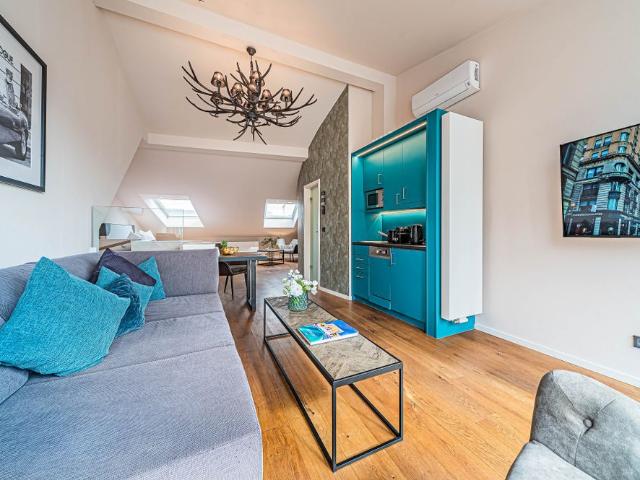 City Residence: Tolle Penthouse Wohnung mit Skylineblick und Dachterrasse