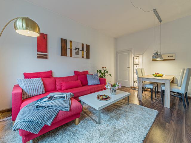 City Residence: Very nice 3 room apartment with guest room and balcony in a prime Westend location – euhabitat