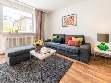 City Residence: Westend: Modern apartment with separate bedroom – euhabitat