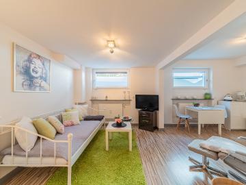City Residence: Beautiful 1 room basement apartment in a quiet location near Nidda – euhabitat