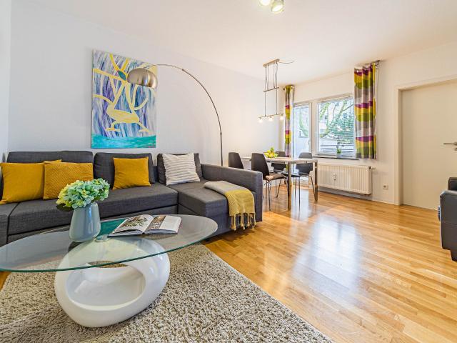 City Residence: Beautifully furnished apartment in a good location in the north end – euhabitat