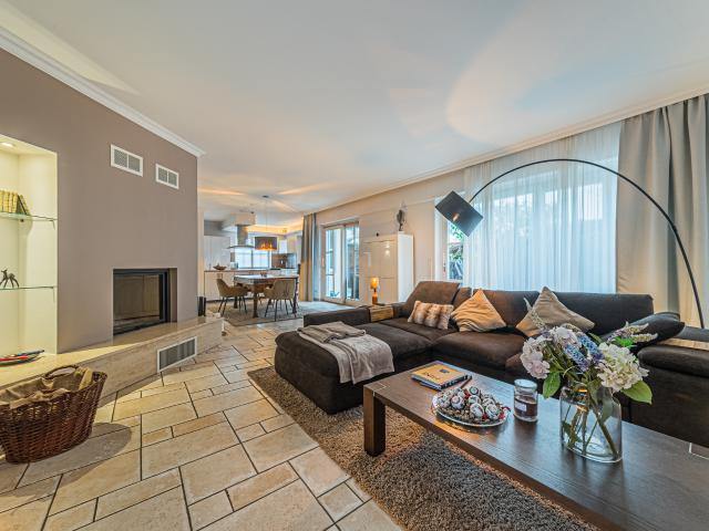 City Residence: Exclusive semi detached house with luxurious furnishings – euhabitat