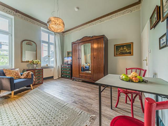 City Residence: Geschmackvoll eingerichtetes Apartment in ruhiger Frankfurter Nordendlage