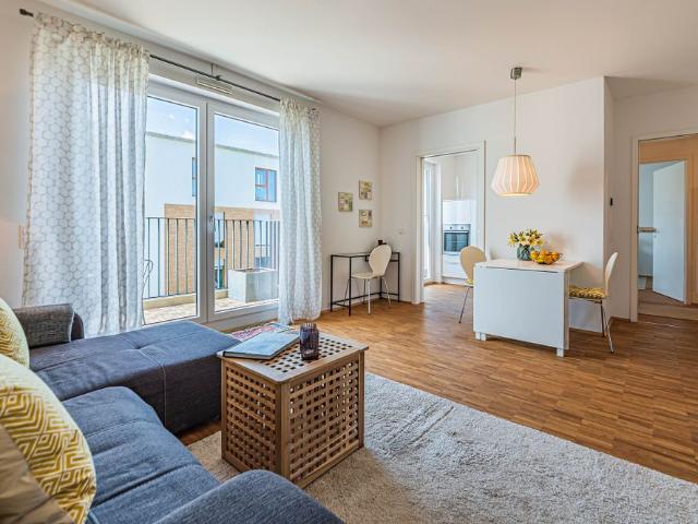 City Residence: Helle moderne 2 Zimmer Wohnung mit TG Stellplatz und Balkon