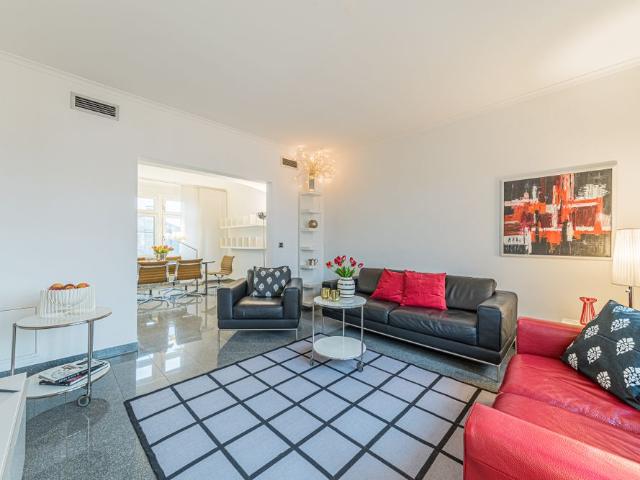 City Residence: Hochwertige, moderne 5 Zimmer Wohnung 3 Schlafzimmern und 2 Bädern