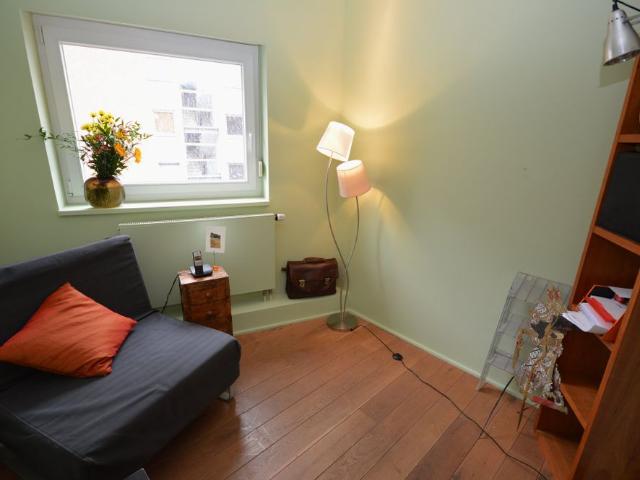 City Residence: Mainblick: Große 4 Zimmer Neubauwohnung mit Balkon
