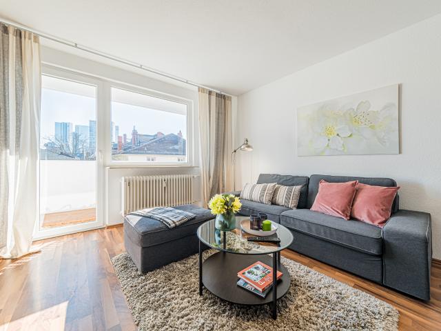 City Residence: Modern 3 room apartment with balcony and 2 bedrooms – euhabitat