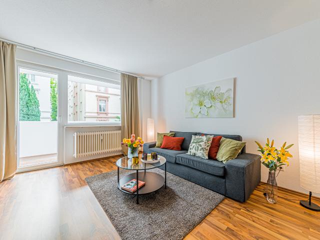 City Residence: Modern 3 room apartment with balcony and 2 bedrooms – euhabitat
