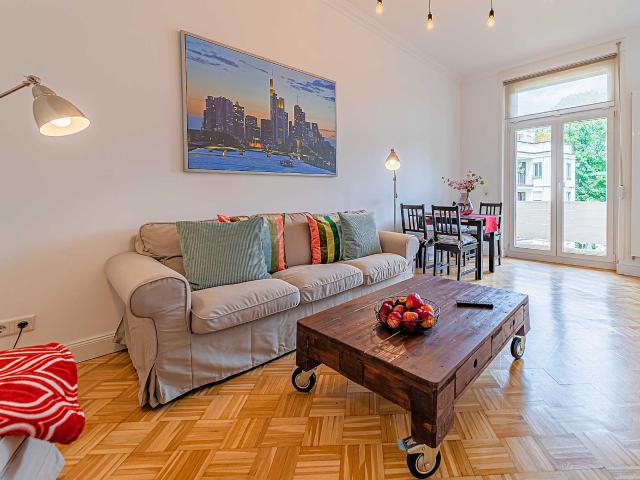 City Residence: Modern 3 room apartment with 2 bedrooms and 2 balconies – euhabitat