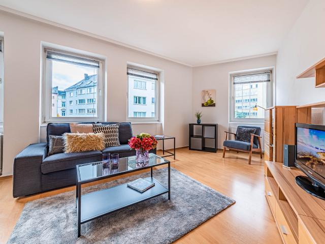 City Residence: Modern and bright 2 room apartment access located at Merianplatz – euhabitat