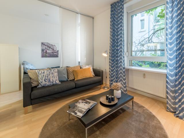 City Residence: Modern apartment in a quiet good location – euhabitat