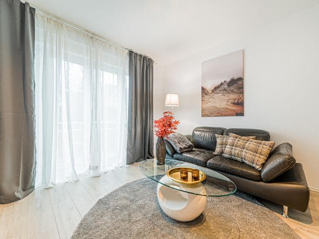 City Residence: Modern möblierte 3 Zi. Wohnung mit Balkon in F Eschersheim