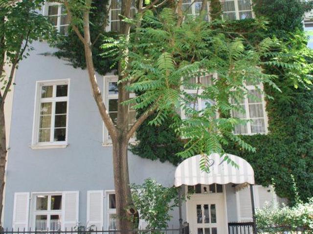 City Residence: Modern möbliertes Apartment in zentraler Nordendlage