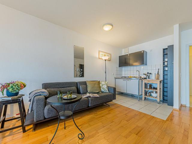 City Residence: Modern möbliertes Single Apartment in ruhiger Wohnlage