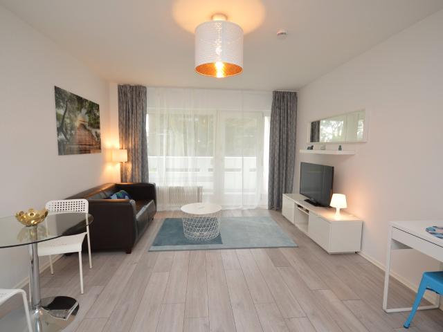 City Residence: Modern studio apartment internet and balcony in a quiet location in Neu Isenburg – euhabitat