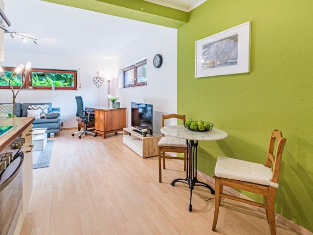 City Residence: Moderne und helle Einlieger Wohnung in Villenlage von Kelkheim