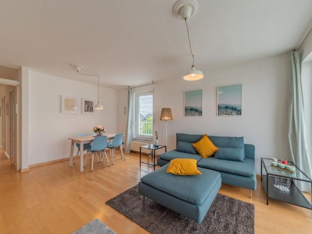City Residence: Moderne Wohnung mit 2 Schlafzimmern und Balkon nahe Berger Straße