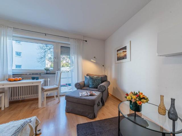 City Residence: Moderne 1 Zimmer Wohnung mit Balkon in Sachsenhausen