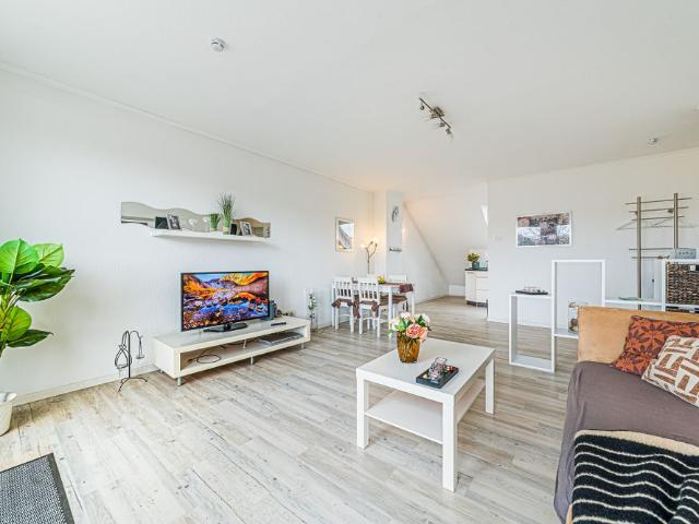 City Residence: Moderne 2 Zi. Wohnung mit Dachterrasse und PKW Stellplatz