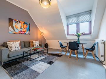 City Residence: Nice furnished top floor apartment in the popular Nordend west – euhabitat