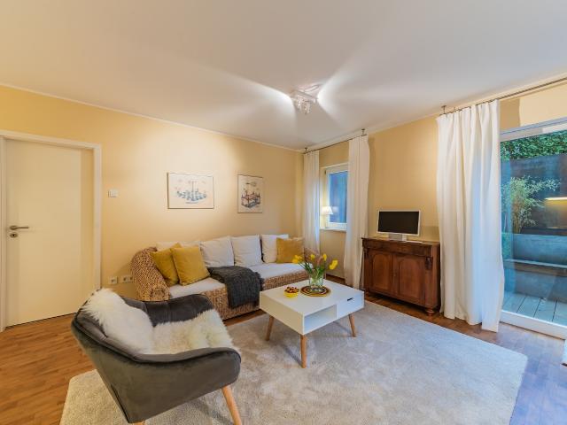 City Residence: Nicely furnished apartment with a terrace near Niddawiesen – euhabitat