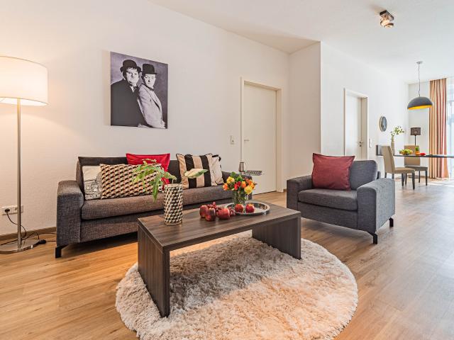 City Residence: Nicely furnished business apartment in the banking district – euhabitat