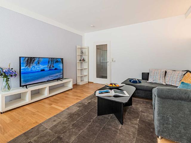 City Residence: Schön möblierte 2 Zimmer Wohnung mit Balkon