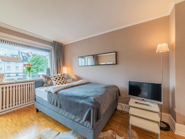City Residence: Sachsenhausen: Helles, modernes Apartment in beliebter Lage