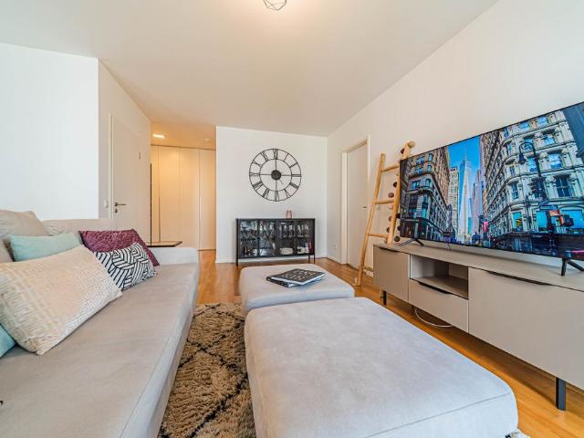 City Residence: Sehr schöne 2 Zimmer Neubauwohnung mit TG Stellplatz in Niederrad