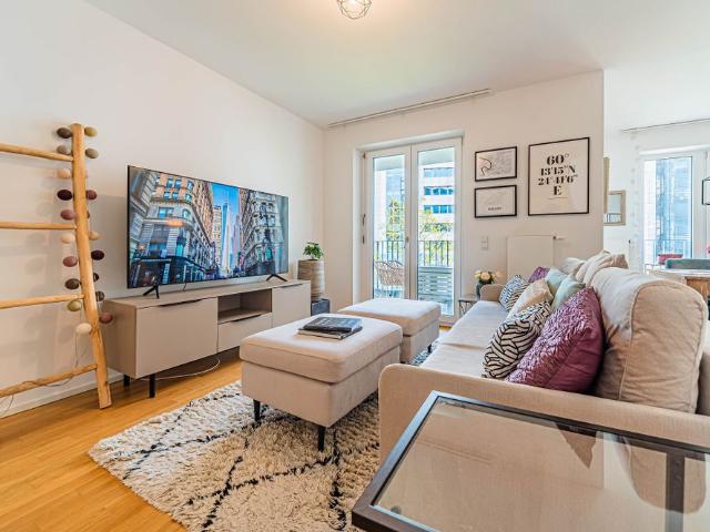 City Residence: Sehr schöne 2 Zimmer Neubauwohnung mit TG Stellplatz in Niederrad