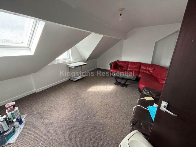 City Road, Cardiff CF24 1 bed flat to rent £800 pcm £185 pw