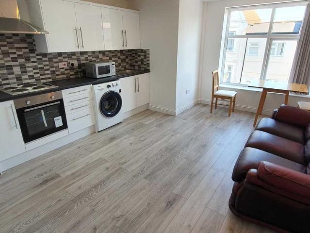 City Road, Cardiff CF24, 1 bed flat to rent, £900 pcm | PrimeLocation