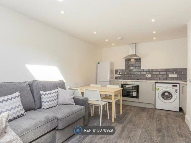 City Road, Cardiff CF24, 3 bed maisonette to rent, £1,800 pcm | PrimeLocation