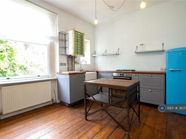 City Road, Bristol, BS2 2 bed maisonette to rent £1,700 pcm £392 pw