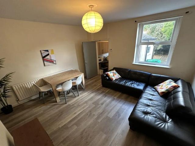 City Road, Dunkirk, NG7 2JL