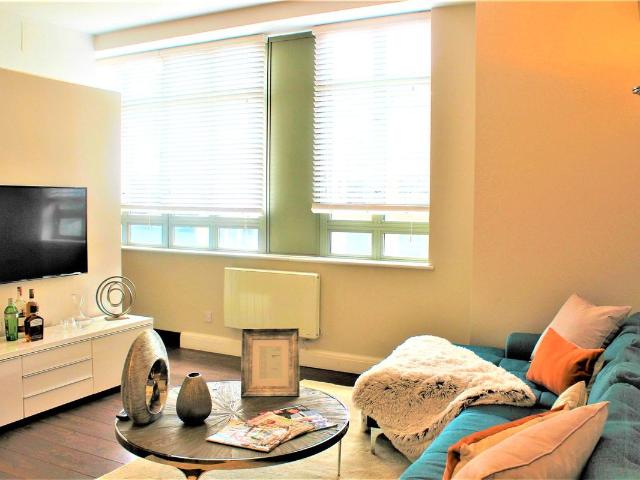 City Road, Old Street, London EC1V, 2 bed flat to rent, £3,695 pcm | PrimeLocation