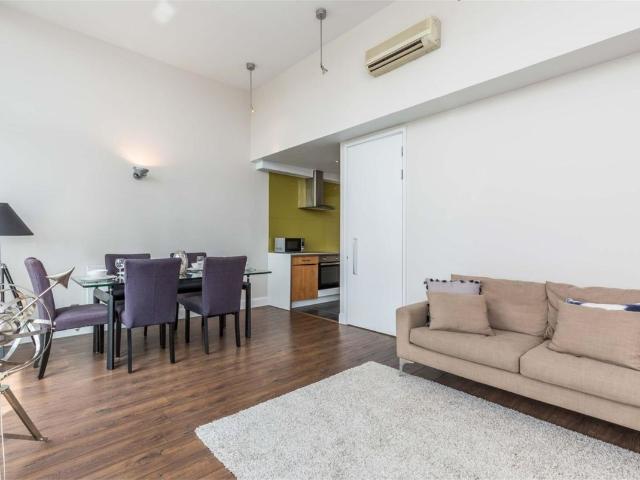 City Road, Old Street, London EC1V, 2 bed flat to rent, £4,200 pcm | PrimeLocation