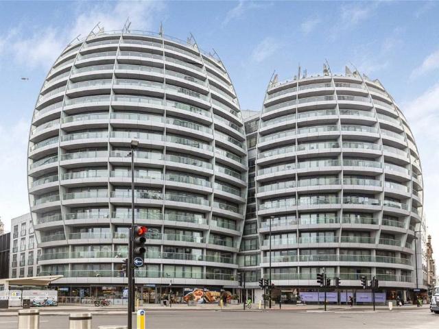 City Road, London EC1Y Studio to rent £2,297 pcm £530 pw