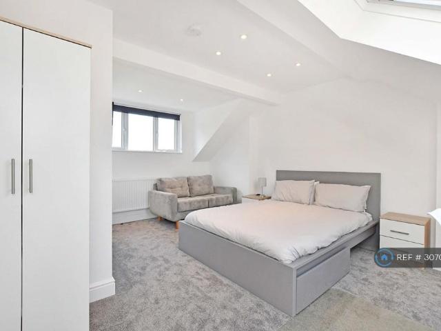 City Road, Sheffield, S2 1 bed in a house share to rent £585 pcm £135 pw