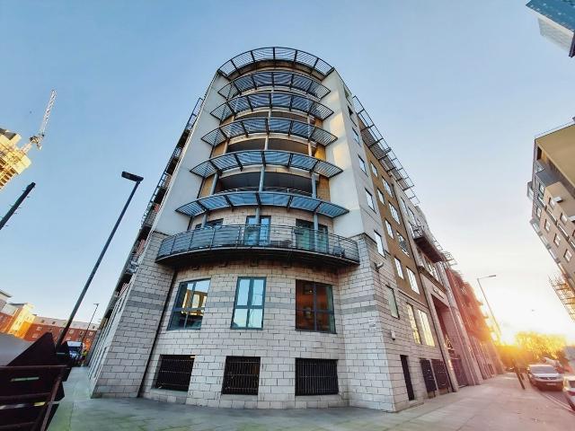 City South, 39 City Road East, Southern Gateway, Manchester M15, 2 bed flat to rent, £1,300 pcm | PrimeLocation