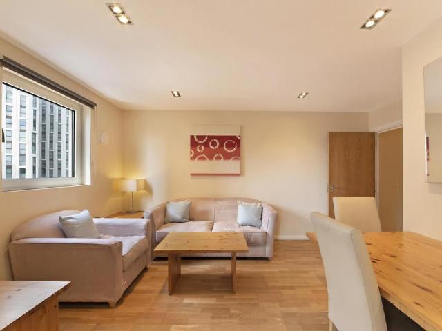 City Tower, Limeharbour, Canary. 1 bed apartment to rent £1,950 pcm £450 pw