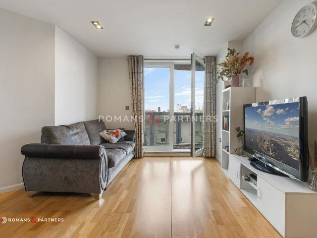 City Tower, Limeharbour, Isle Of Dogs E14, 2 bed flat to rent, £2,400 pcm | PrimeLocation