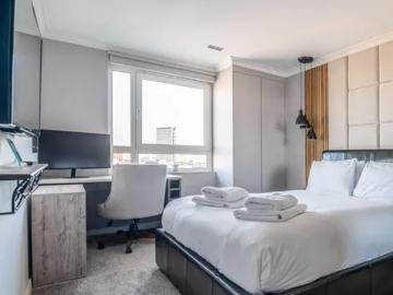 City Tower, 3 Limeharbour, Cubitt Town, London, E14 9LS, United Kingdom | 2 bed apartment for rent #112807672 | Rentberry