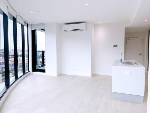 City View Modern Luxe Two Bed Two Bathroom Apartment Fridge, Washing machine & Dryer are included