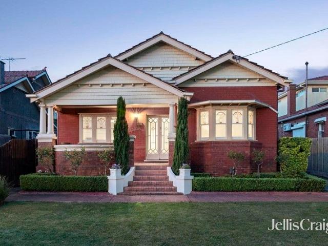 City viewing Californian rich with charm & character