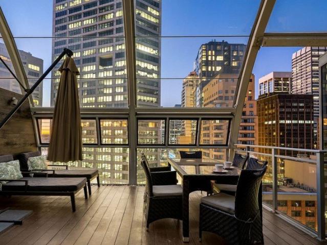 City Views Meet CBD Convenience