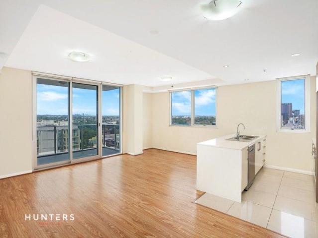 City Views & Convenient Lifestyle!