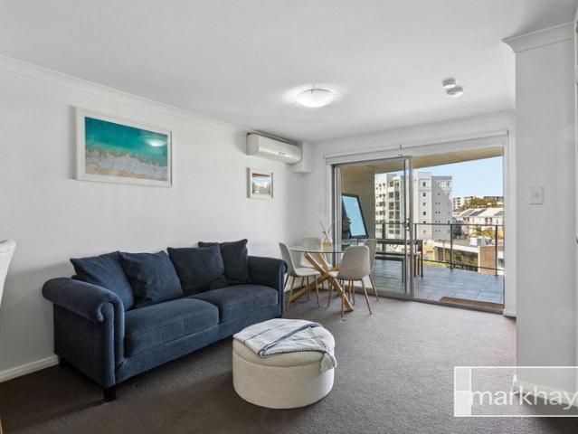 City views, effortless living, and an unbeatable West Perth lifestyle