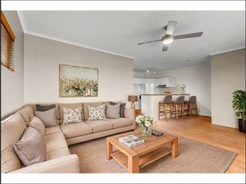 City Views, Leafy Outlooks – Your Private Top Floor Escape